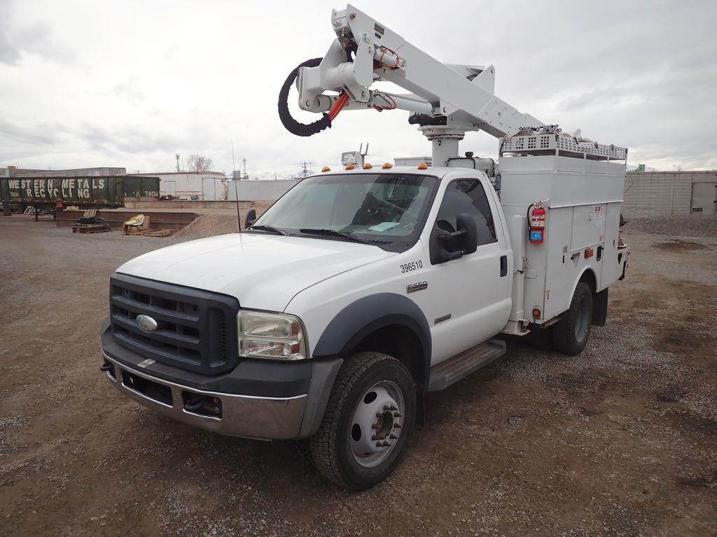 2006 Ford F-550 Boom / Bucket Truck - Altec AT37G Aerial Lift For Sale