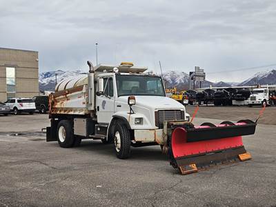 2004 Freightliner FL70 Plow / Spreader Truck