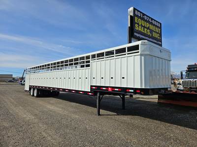 Neville Ground Load Livestock Trailer