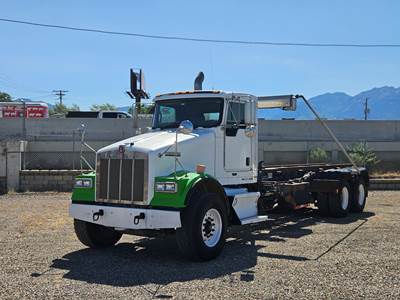 2011 Kenworth W900 Roll Off Truck