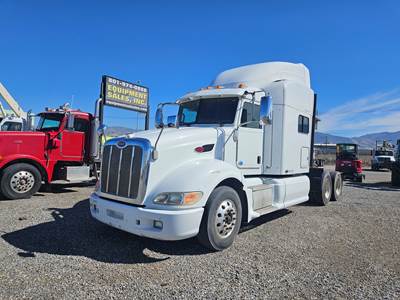 2011 Peterbilt 386 Sleeper Semi Truck