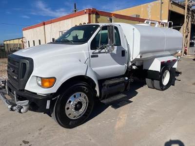 Ford F-750 Water Truck - Cummins 250HP, 6 Speed Automatic