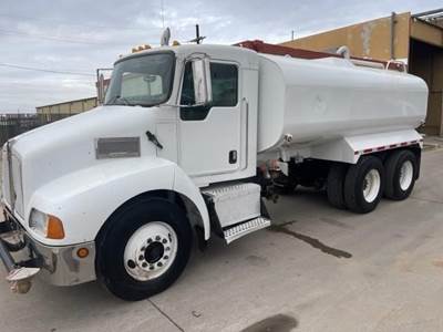 Kenworth T300 4000 Gallon Water Truck - Caterpillar