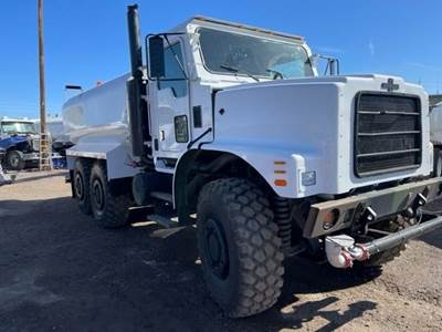 Oshkosh MK23 Water Truck - Caterpillar
