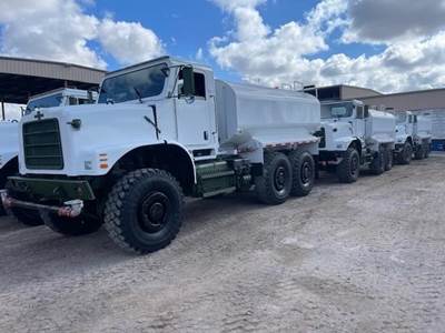 Oshkosh MK23 4000 Gallon Water Truck - Caterpillar