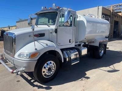 Peterbilt 337 2500 Gallon Water Truck - Automatic