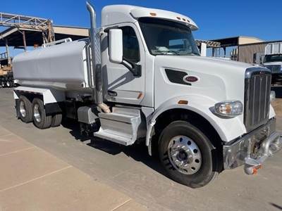 Peterbilt 567 4000 Gallon Water Truck - Paccar 430HP, 12 Speed Automatic