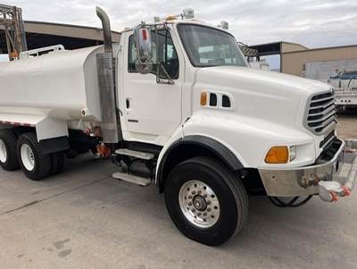 Sterling L9500 4000 Gallon Water Truck - Caterpillar, Automatic
