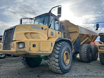 John Deere 400D Articulated Dump Truck