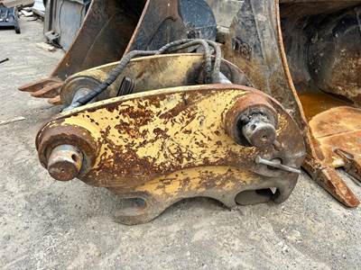 Caterpillar 315 Coupler