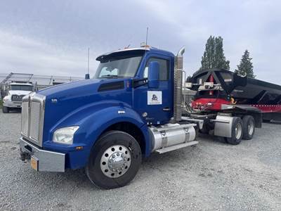 Kenworth T880 Day Cab Truck