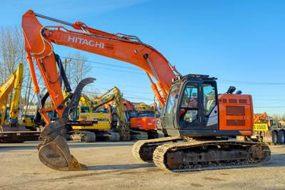 Hitachi ZX225USR LC Excavator