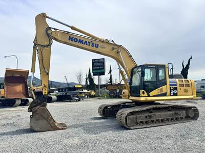Komatsu PC240LC-10 Excavator