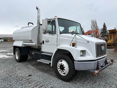 Freightliner FL70 Water Truck - Caterpillar