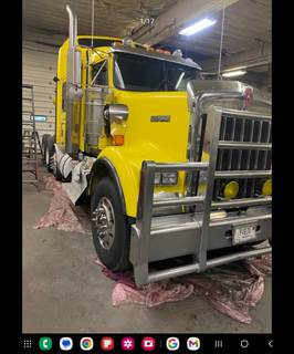 2011 Kenworth W900B Sleeper Semi Truck