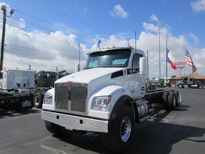Kenworth T880 Tandem Axle Cab & Chassis Truck - Paccar, 455HP, 6 Speed Allison Rds Automatic