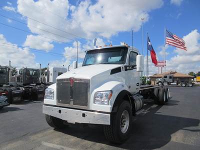 Kenworth T880 Tandem Axle Cab & Chassis Truck - Paccar, 455HP, 6 Speed Allison Rds Automatic
