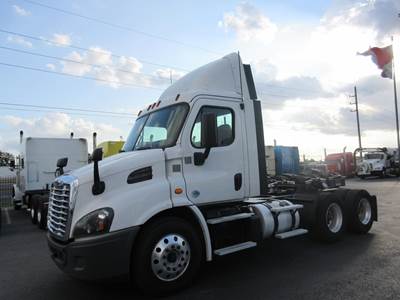 Freightliner Cascadia 113 Day Cab Truck - Detroit 410HP, 12 Speed Dt12 Automatic