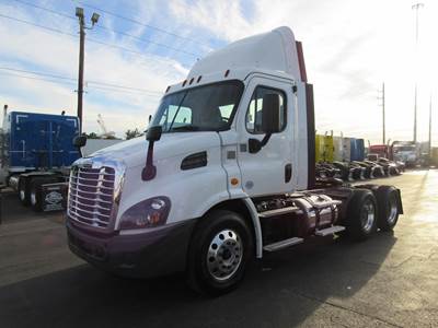 Freightliner Cascadia 113 Day Cab Truck - Detroit 410HP, 12 Speed Dt12 Automatic