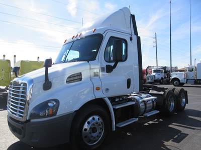 Freightliner Cascadia 113 Day Cab Truck - Detroit 410HP, 12 Speed Dt12 Automatic
