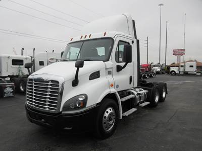 Freightliner Cascadia 113 Day Cab Truck - Detroit 410HP, 12 Speed Dt12 Automatic
