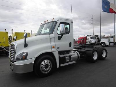 Freightliner Cascadia 125 Day Cab Truck - Detroit 450HP, 12 Speed Dt12 Automatic