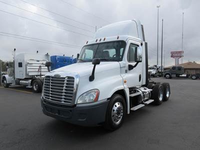 Freightliner Cascadia 125 Day Cab Truck - Detroit 455HP, 12 Speed Dt12 Automatic