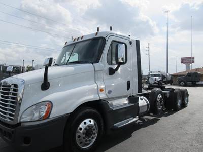 Freightliner Cascadia 125 Tri Axle Day Cab Truck - Detroit 505HP, 12 Speed Dt12 Automatic