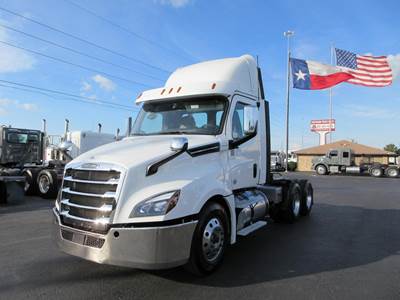 Freightliner Cascadia 126 Day Cab Truck - Detroit 450HP, 12 Speed Dt12 Automatic