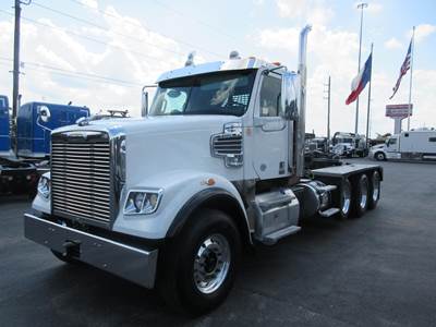 Freightliner Coronado 122 SD Tri Axle Day Cab Truck - Detroit 500HP, 18 Speed Manual