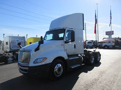 International LT Day Cab Truck - Cummins 400HP, 12 Speed Endurant Automatic