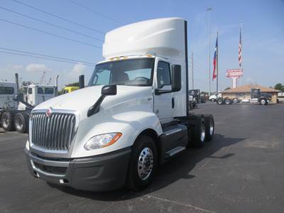 International LT Day Cab Truck - Cummins 450HP, 12 Speed Endurant Automatic