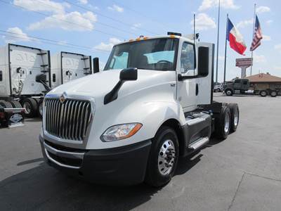 International LT Day Cab Truck - Cummins 450HP, 12 Speed Endurant Automatic
