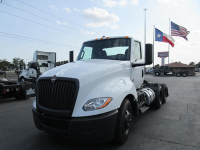 International LT Day Cab Truck - Cummins 400HP, 12 Speed Endurant Automatic