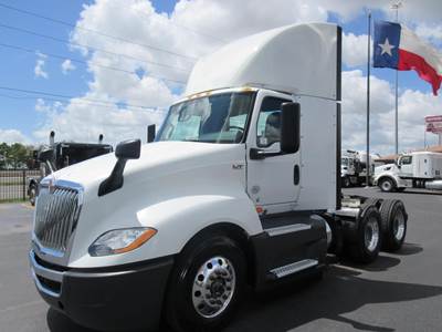 International LT Day Cab Truck - Cummins 450HP, 12 Speed Endurant Automatic
