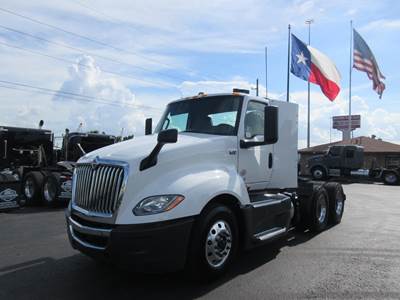 International LT Day Cab Truck - Cummins 450HP, 12 Speed Endurant Automatic