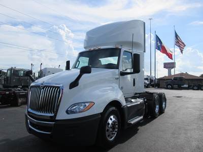 International LT Day Cab Truck - Cummins 455HP, 12 Speed Endurant Automatic