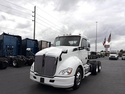 Kenworth T680 Day Cab Truck - Cummins 450HP, 12 Speed Endurant Automatic