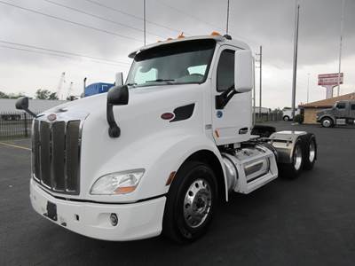 Peterbilt 579 Day Cab Truck - Cummins 450HP, 12 Speed Automatic
