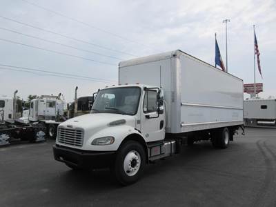 Freightliner M2 106 26 ft Box Truck - 220HP, 6 Speed Ultrashift Automatic, Roll up Door, Liftgate
