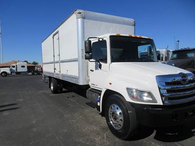 Hino 268 26 ft Box Truck - 230HP, 6 Speed Automatic, Roll up Door, Liftgate