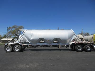 Polar 1000cf Dry Bulk / Pneumatic Tank Trailer