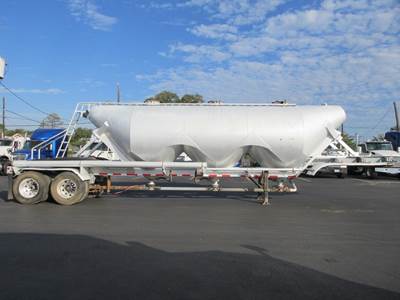 Southern Welding 1000 Dry Bulk / Pneumatic Tank Trailer