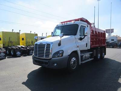 Freightliner Cascadia 125 Dump Truck - Cummins 400HP, 10 Speed Smart Advantage Automatic