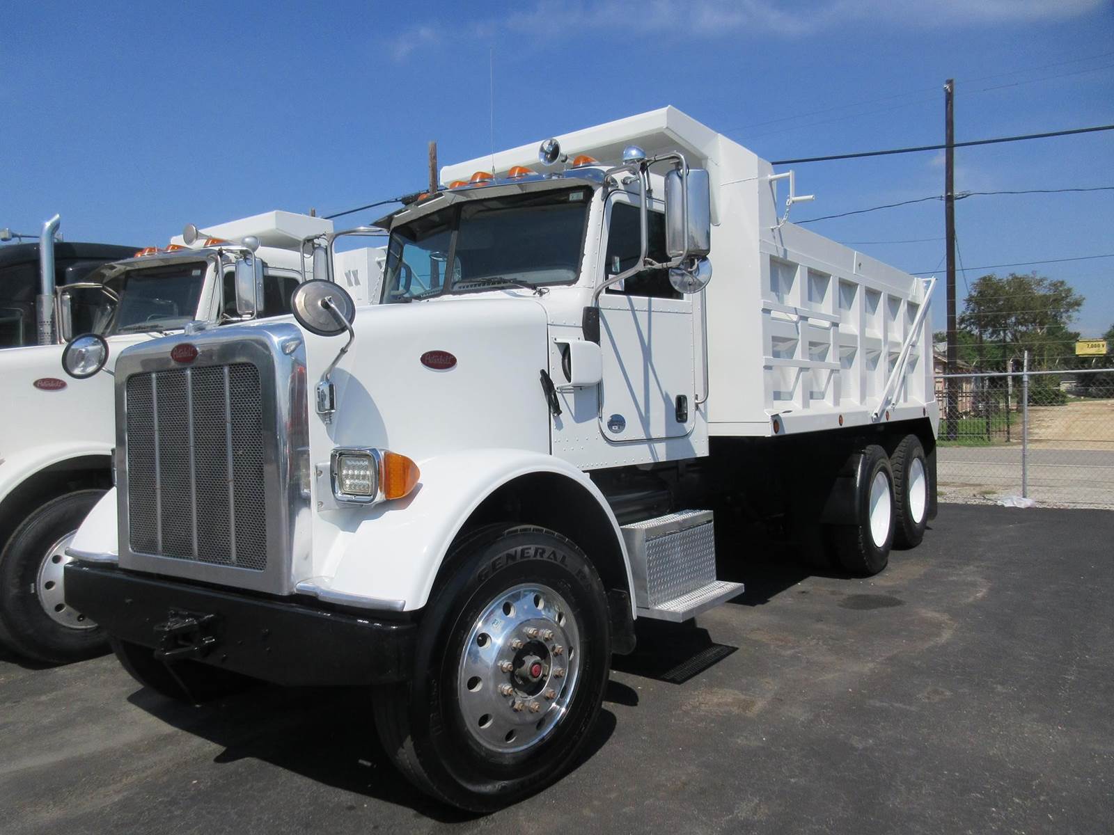 2015 Peterbilt 365 Dump Truck Cummins 425HP, 8Ll Manual, 15' Dump For