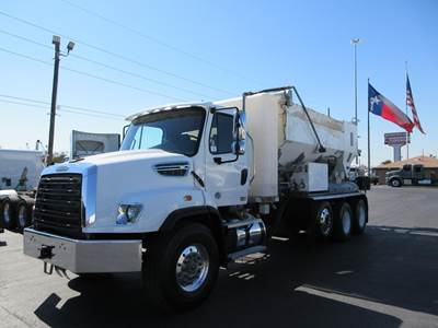 Freightliner 114SD Tri Axle Mixer / Ready Mix / Concrete Truck - Cummins, 370HP, 6 Speed Allison Rds Automatic