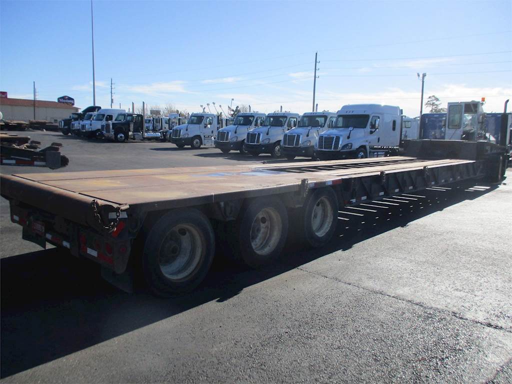 2004 Holden 3 AXLE SCISSOR NECK Oil Field Trailer For Sale
