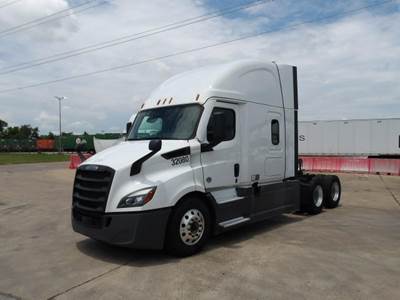 Freightliner Cascadia 116 Sleeper Semi Truck - 72" Raised Roof Sleeper, Detroit 450HP, 12 Speed Dt12 Automatic