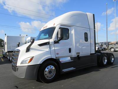 Freightliner Cascadia 116 Sleeper Semi Truck - 72" Raised Roof Sleeper, Detroit 450HP, 12 Speed Dt12 Automatic