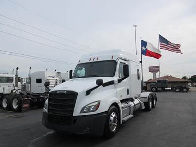 Freightliner Cascadia 126 Sleeper Semi Truck - 72" Mid Roof Sleeper, Detroit 505HP, 12 Speed Automatic